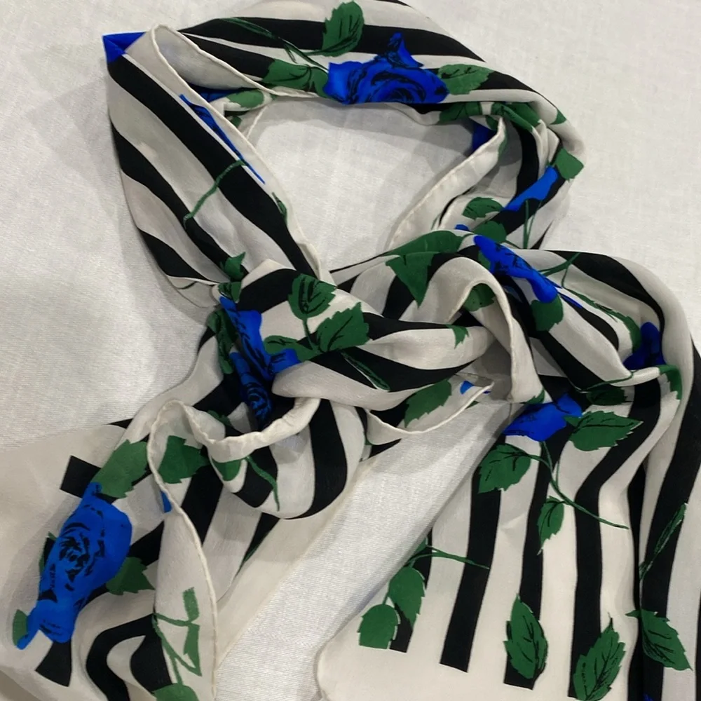 Christian Dior stole scarf 🧣 silk blue roses 🌹 vintage 80’s 58” by 11.5”